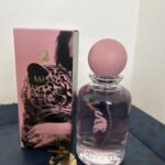 Miss Laverne Bloom (100ML)
ميس لافيرن بلوم (١٠٠ملي)