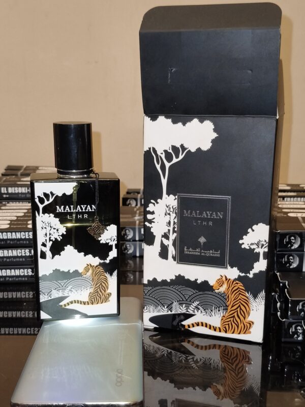 Malayan Lthr 
مالايان لذر كما موضح حوالي ٧٠ملي